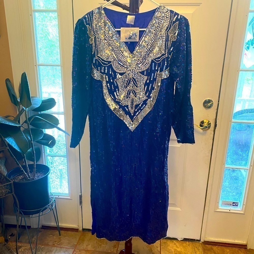 NWT FULL SEQUIN AND BEADED GOWN MEASUREMENTS PROVIDED